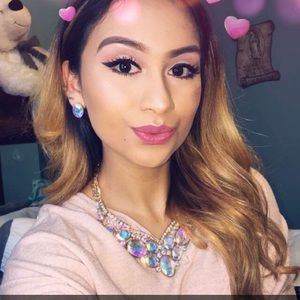 Meet your Posher, Perla